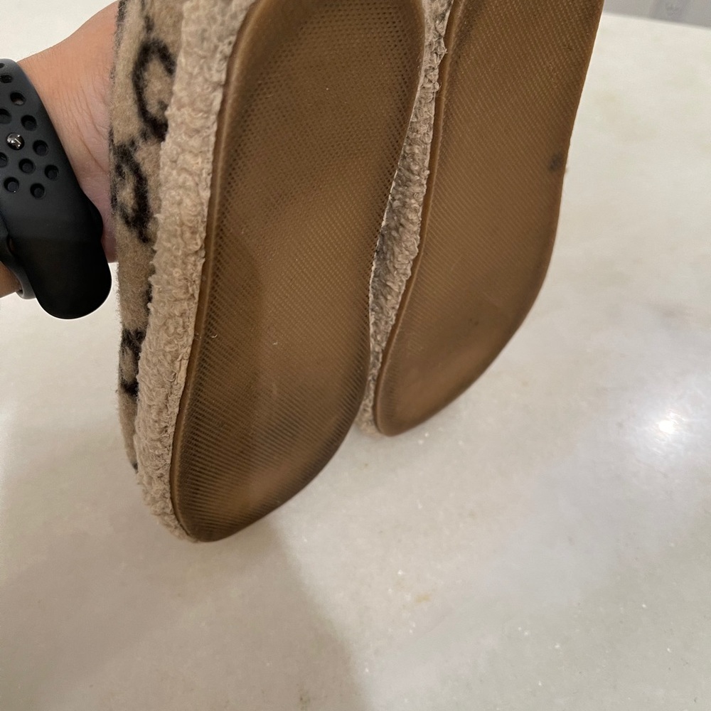 Cute shoes - Picture 3 of 4